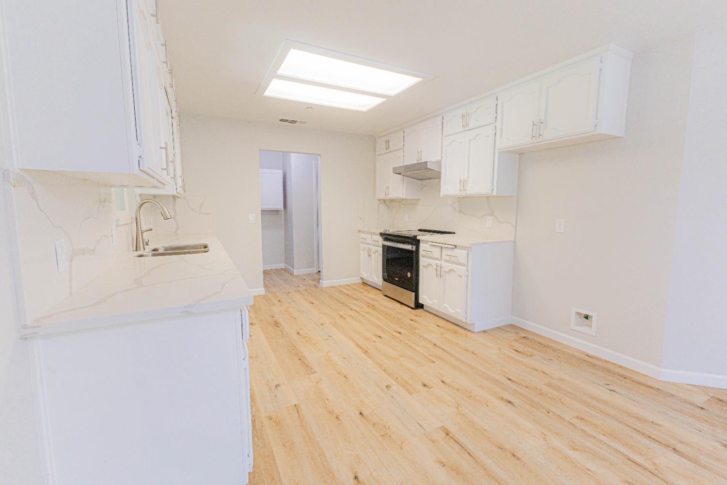 48795 Rock Point Road Oakhurst, CA 93644 - Photo 4 of 24 Gallery Image 4