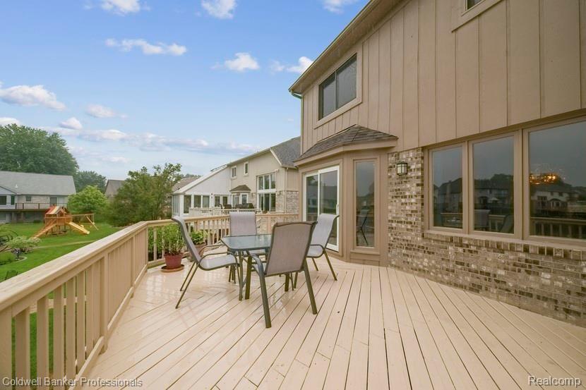 2211 South Shore Court Rochester Hills, MI 48307 - Photo 37 of 48