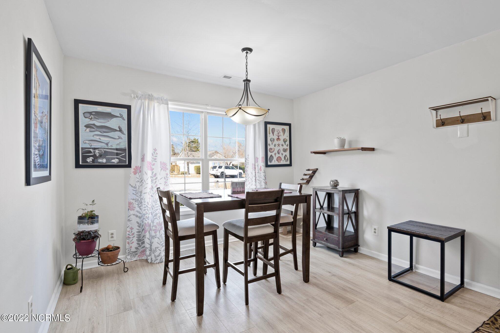 203 Foxhall Road Newport, NC 28570 - Photo 12 of 40 Dining