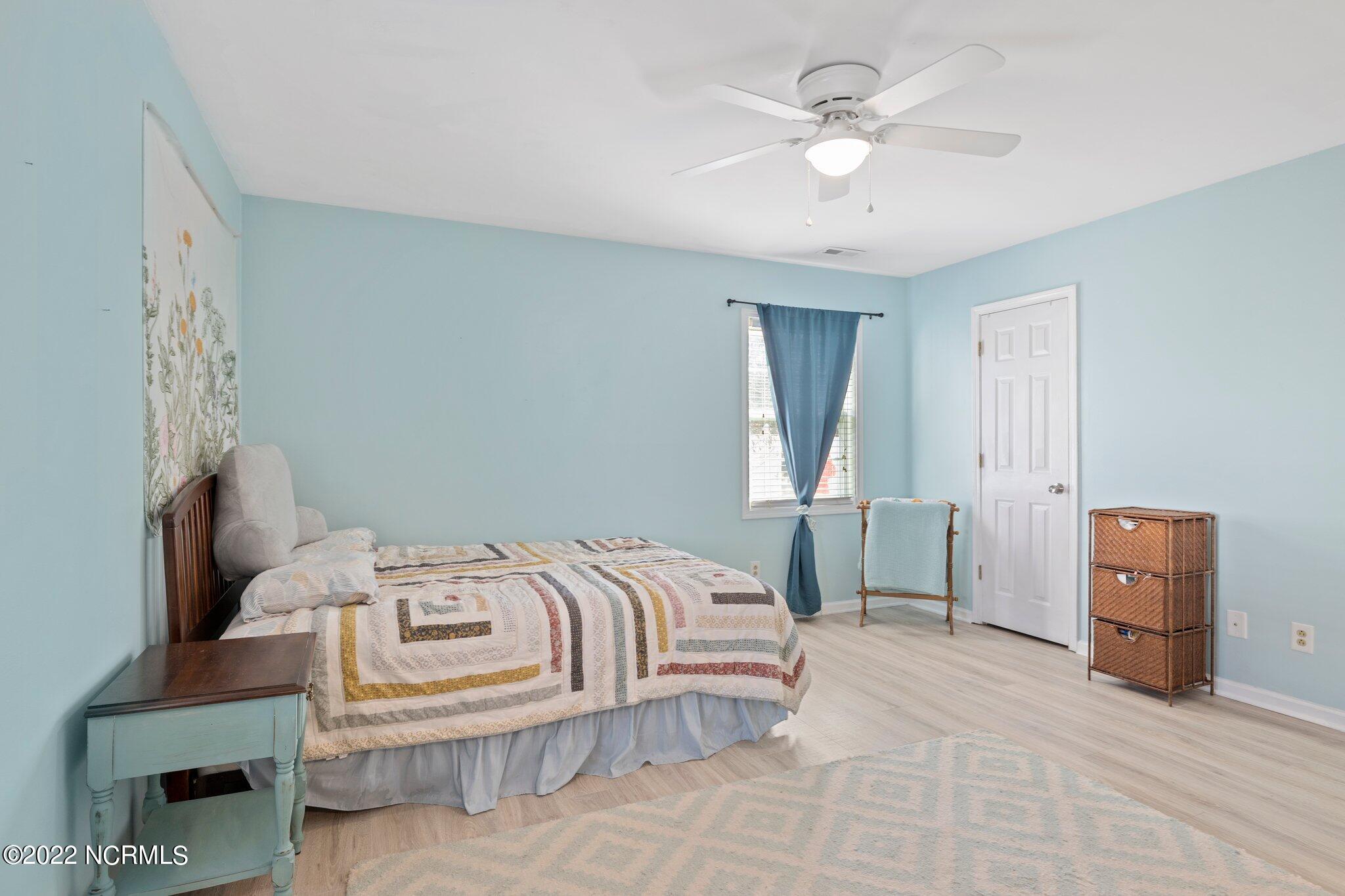 203 Foxhall Road Newport, NC 28570 - Photo 28 of 40 Principal bedroom