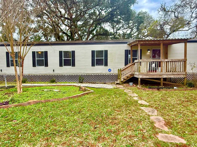 $1,499 | 210 Lake Drive, Oyster Creek, TX 77541