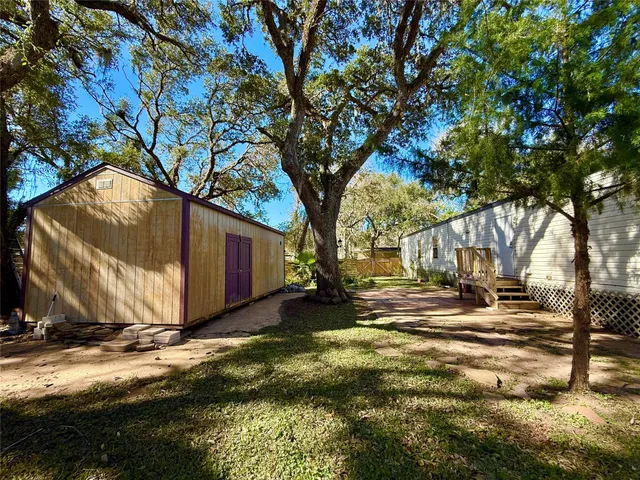 $1,499 | 210 Lake Drive, Oyster Creek, TX 77541