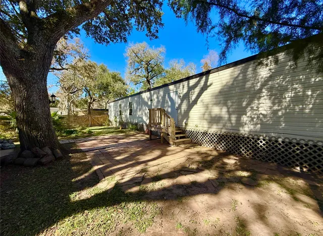 $1,499 | 210 Lake Drive, Oyster Creek, TX 77541