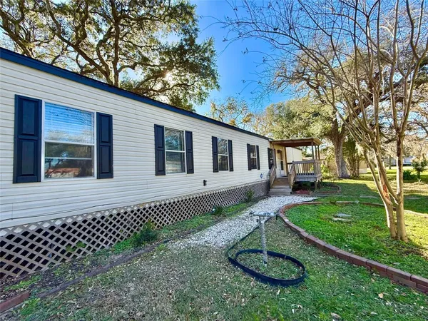 $1,399 | 210 Lake Drive, Oyster Creek, TX 77541