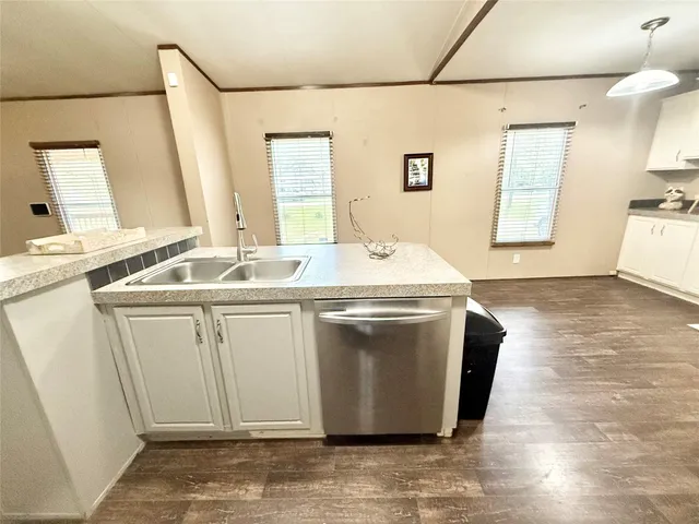 $1,499 | 210 Lake Drive, Oyster Creek, TX 77541