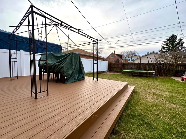 $322,900 | 2841 West 100th Place, Evergreen Park, IL 60805