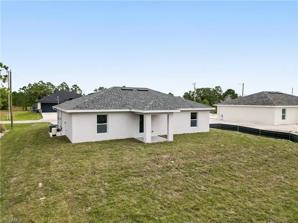 $2,300 | 1076 Gunby Avenue South, Lehigh Acres, FL 33974