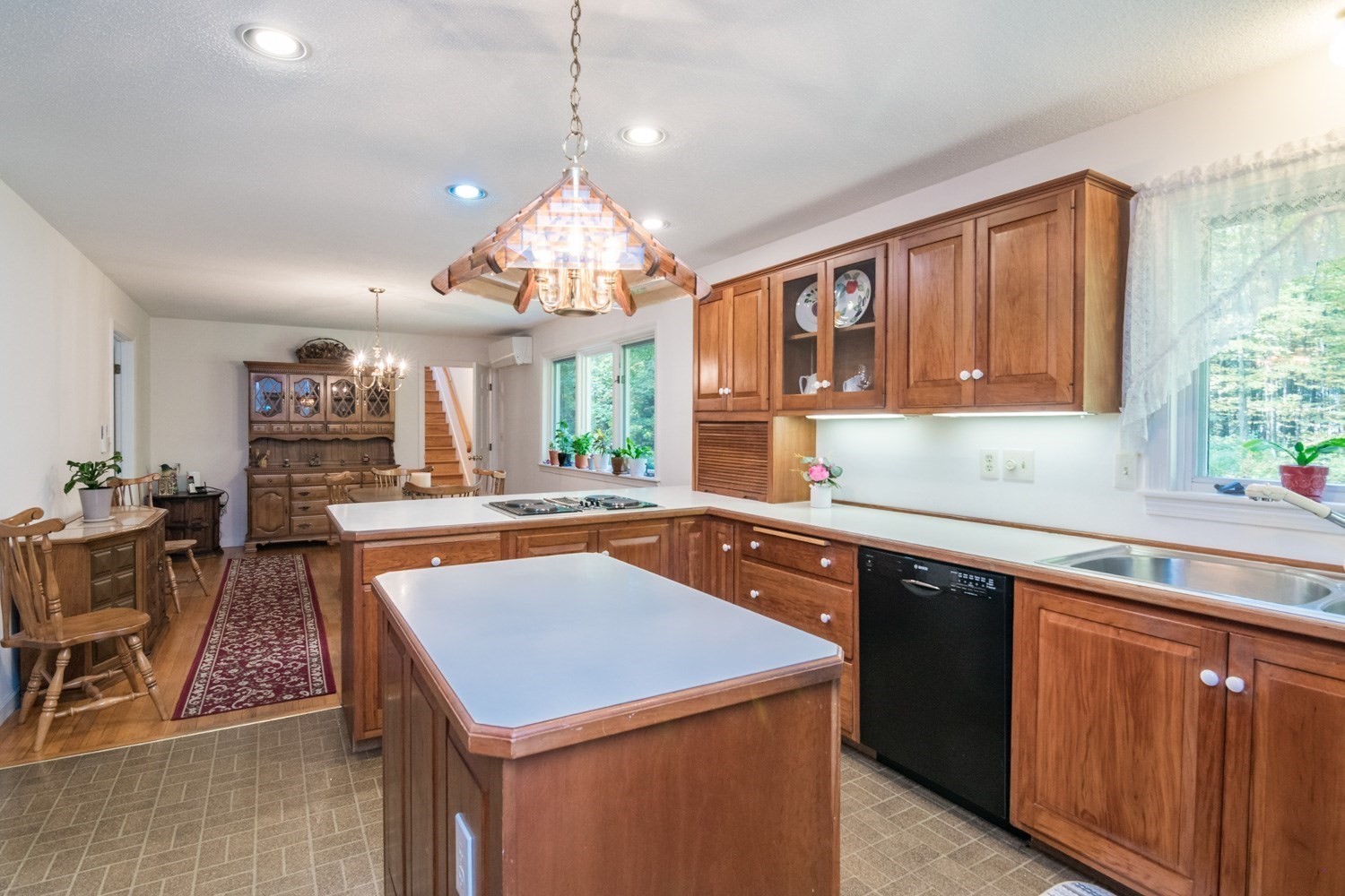 166 Harkness Road Amherst, MA 01002 - Photo 10 of 42 Gallery Image 10