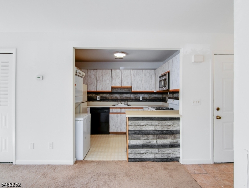 92 Falcon Ridge Way North, Unit 2 Hamburg, NJ 07419 - Photo 7 of 18 Gallery Image 7