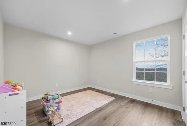 $5,500 | 16 Esposito Lane, Landing, NJ 07850