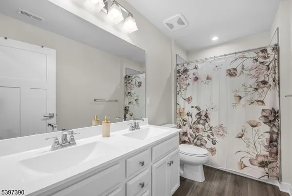 $5,500 | 16 Esposito Lane, Landing, NJ 07850