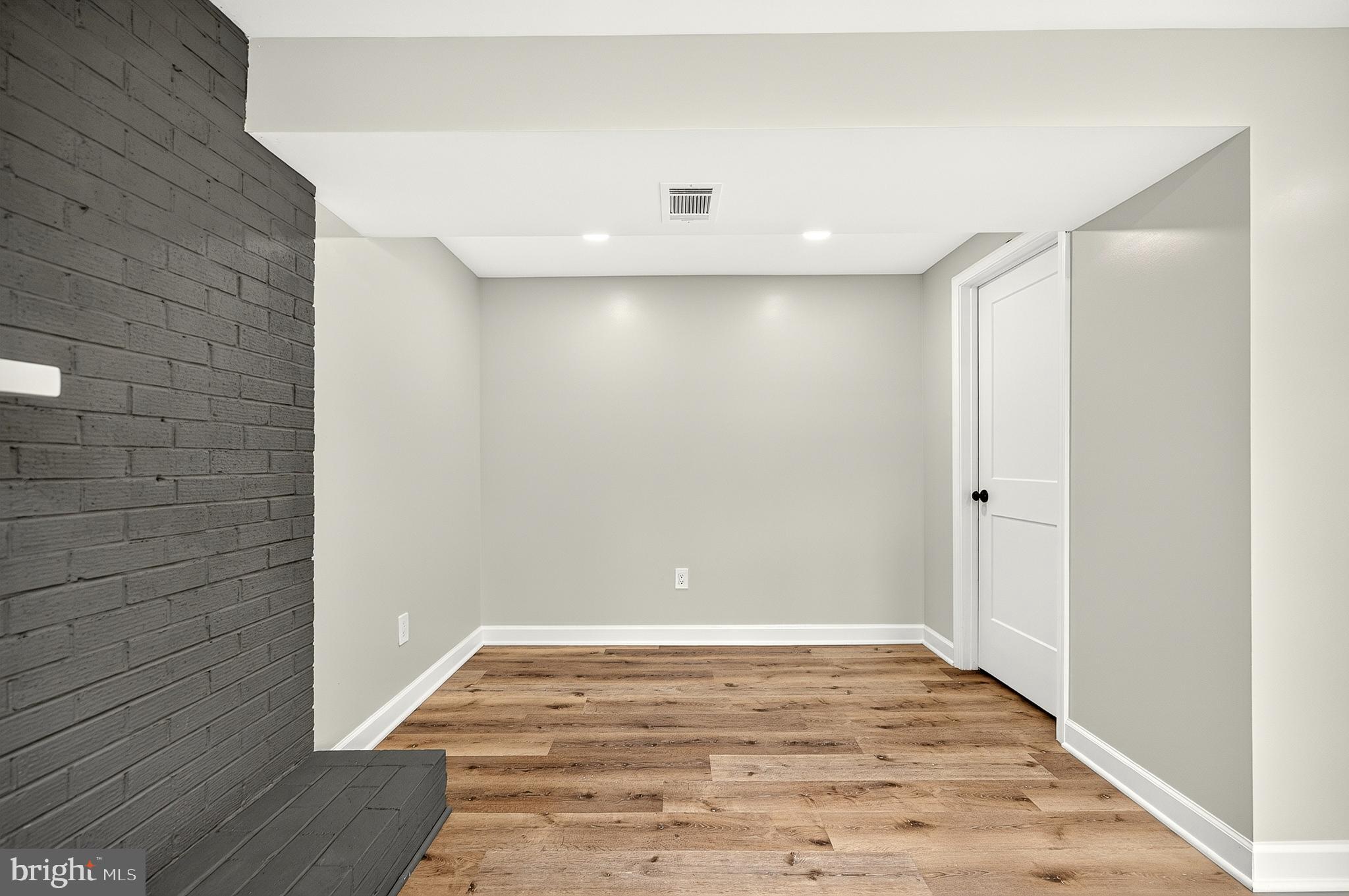 4016 Mapleton Drive Chantilly, VA 20151 - Photo 31 of 47 Gallery Image 31