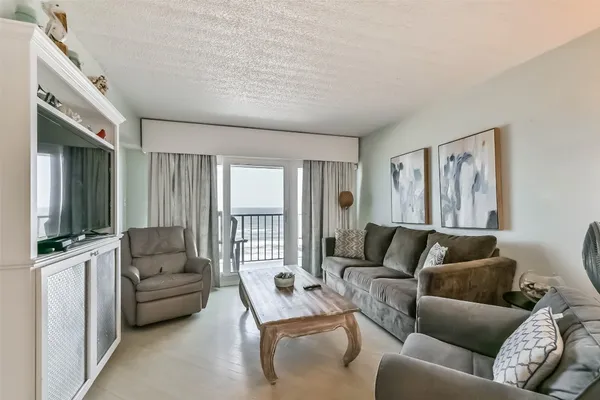 $322,000 | 7310 Seawall Boulevard, Unit 907, Galveston, TX 77551