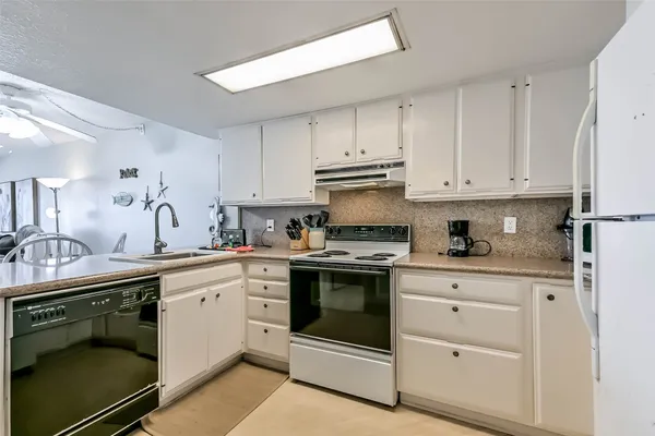 $322,000 | 7310 Seawall Boulevard, Unit 907, Galveston, TX 77551
