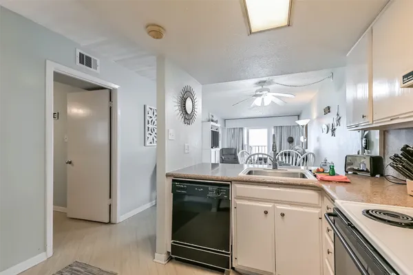 $322,000 | 7310 Seawall Boulevard, Unit 907, Galveston, TX 77551