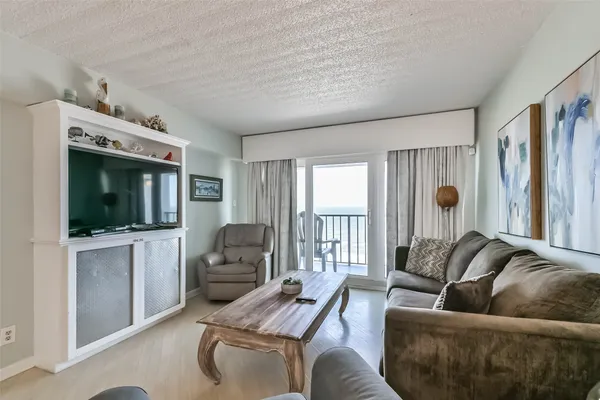 $322,000 | 7310 Seawall Boulevard, Unit 907, Galveston, TX 77551