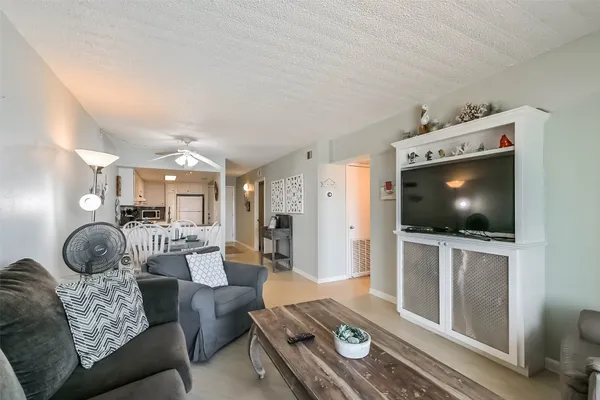 $322,000 | 7310 Seawall Boulevard, Unit 907, Galveston, TX 77551