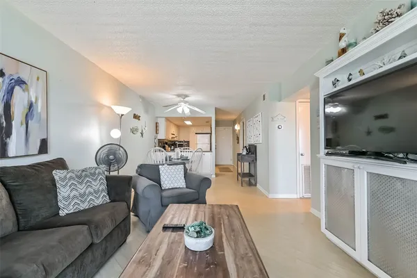 $322,000 | 7310 Seawall Boulevard, Unit 907, Galveston, TX 77551