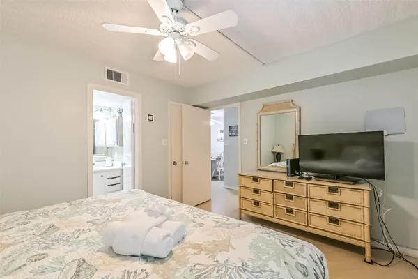$322,000 | 7310 Seawall Boulevard, Unit 907, Galveston, TX 77551