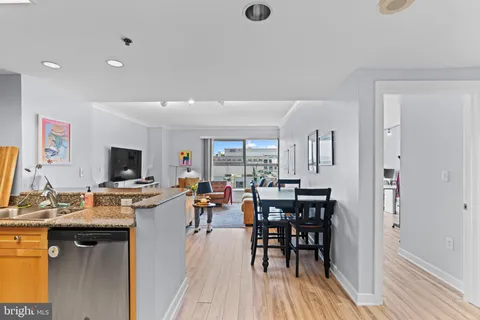 $3,350 | 777 7th Street Northwest, Unit 1014, Washington, DC 20001