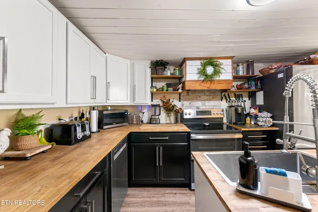 $279,000 | 1214 Little Elk Creek Road, Pioneer, TN 37847