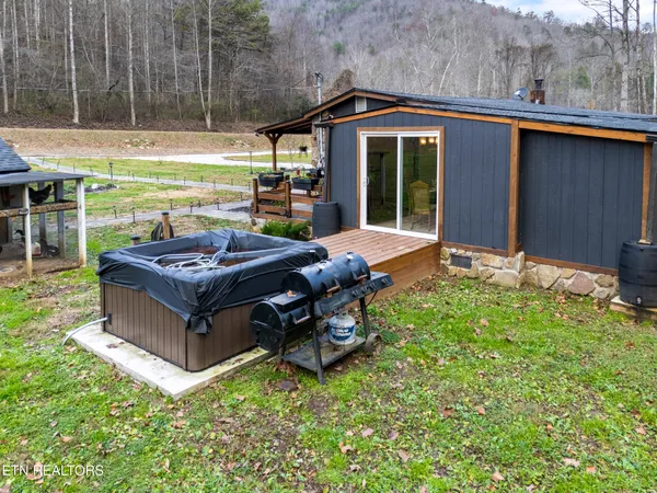 $279,000 | 1214 Little Elk Creek Road, Pioneer, TN 37847