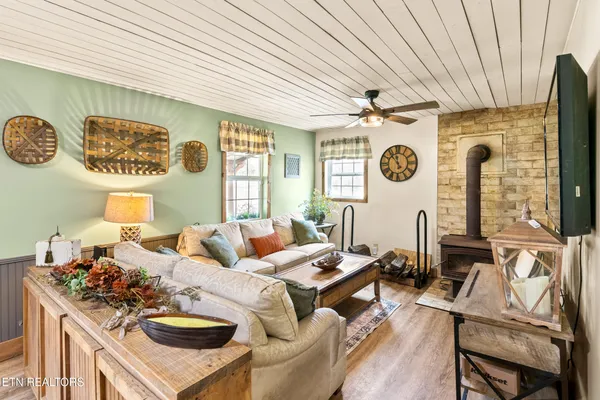 $279,000 | 1214 Little Elk Creek Road, Pioneer, TN 37847