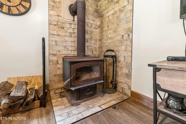 $279,000 | 1214 Little Elk Creek Road, Pioneer, TN 37847