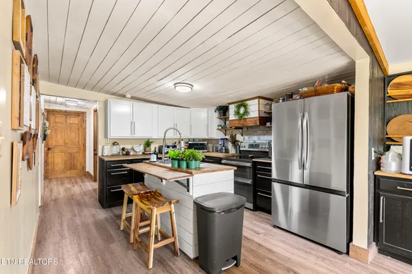 $279,000 | 1214 Little Elk Creek Road, Pioneer, TN 37847