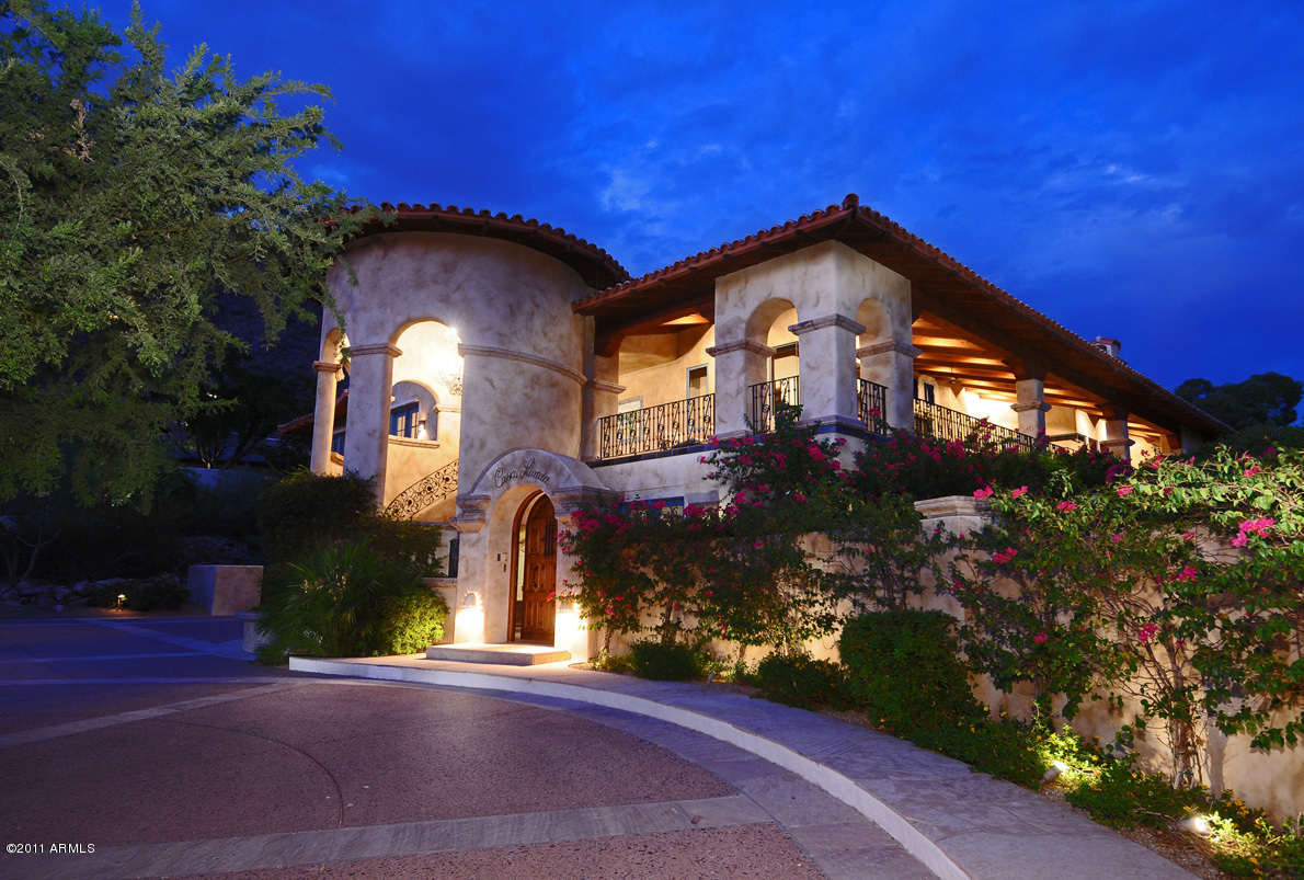 5502 East Rockridge Road Phoenix, AZ 85018 - Photo 2 of 25 Twilight_Front