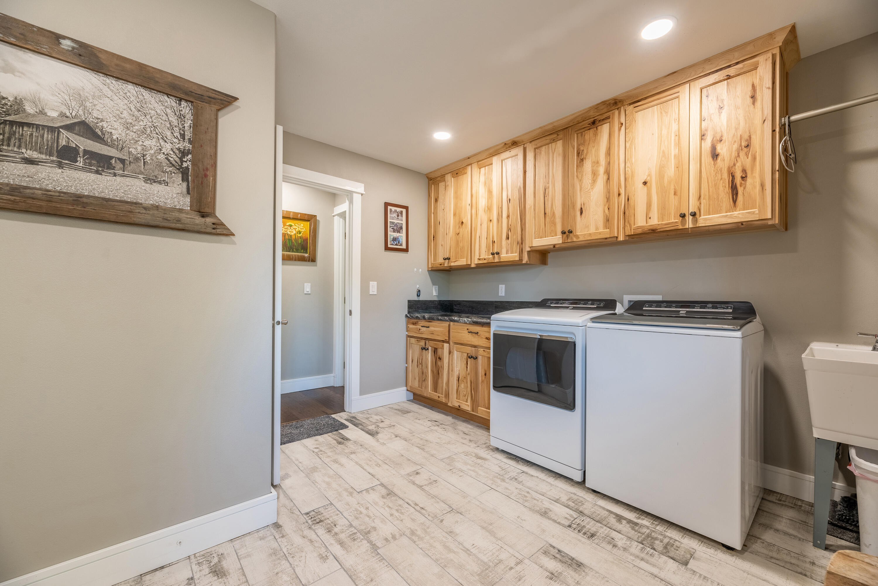 402 Apollo Road Prineville, OR 97754 - Photo 37 of 67 402NWApolloRd-Interior-11