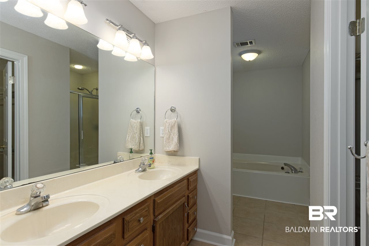201 Ridgewood Drive Daphne, AL 36526 - Photo 13 of 24