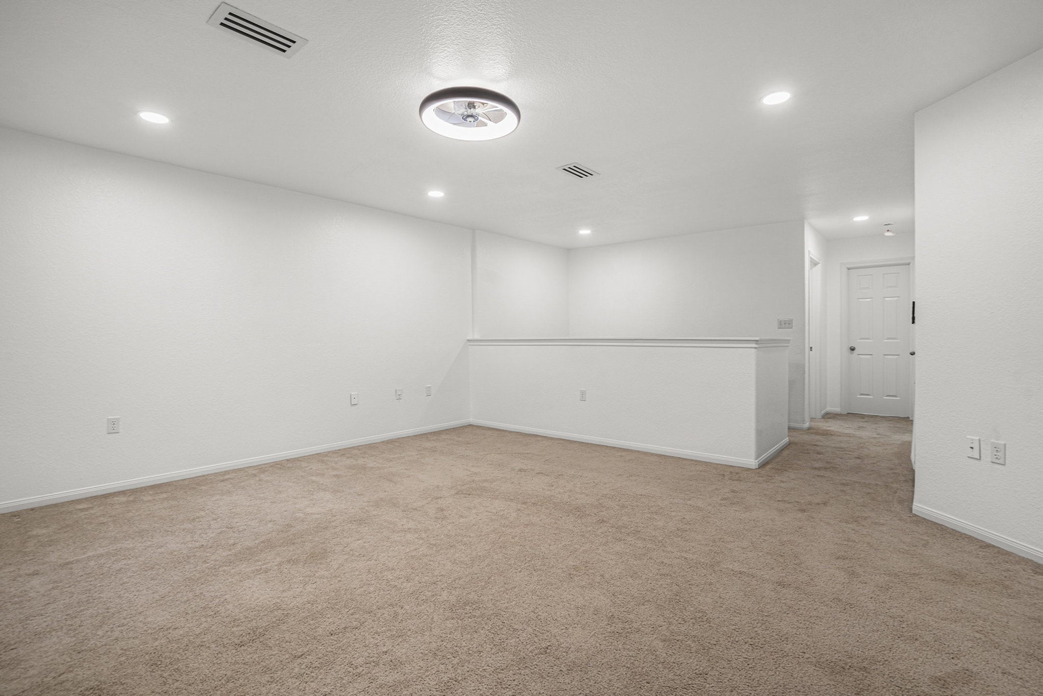 211 Hunt Road, Unit 211 Baytown, TX 77521 - Photo 20 of 27 Upstairs loft View #3