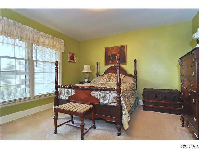 7033 Thermal Road Charlotte, NC 28211 - Photo 11 of 16 Gallery Image 11