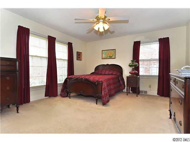 7033 Thermal Road Charlotte, NC 28211 - Photo 9 of 16 Gallery Image 9