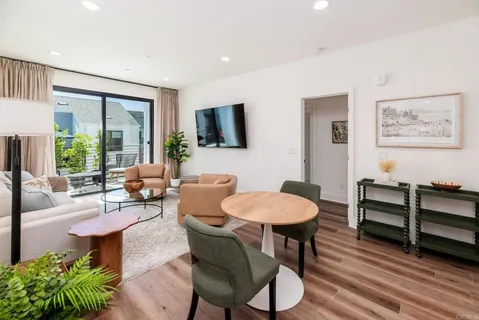 $1,495,000 | 1105 Catania Court, Unit 203, Encinitas, CA 92024