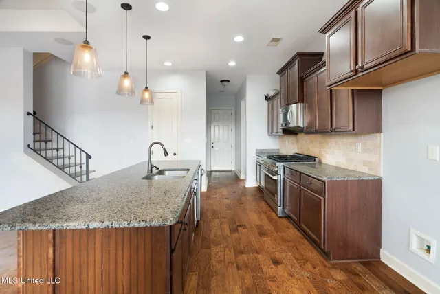 $525,000 | 4809 Bakersfield Drive, Nesbit, MS 38651