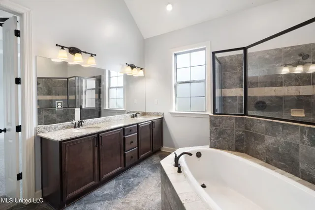 $518,900 | 4809 Bakersfield Drive, Nesbit, MS 38651