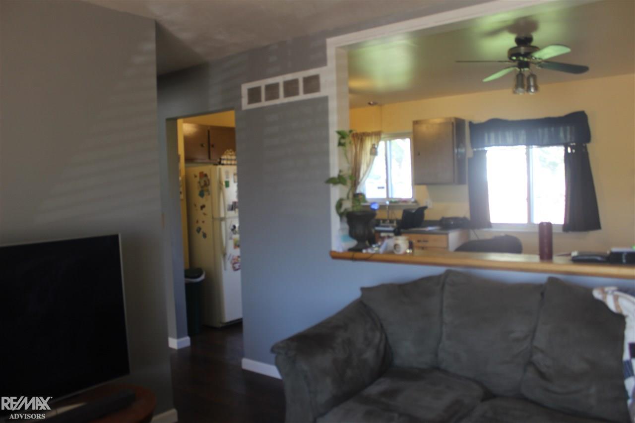 11329 Toepfer Road Warren, MI 48089 - Photo 9 of 20 31363154-8.JPG