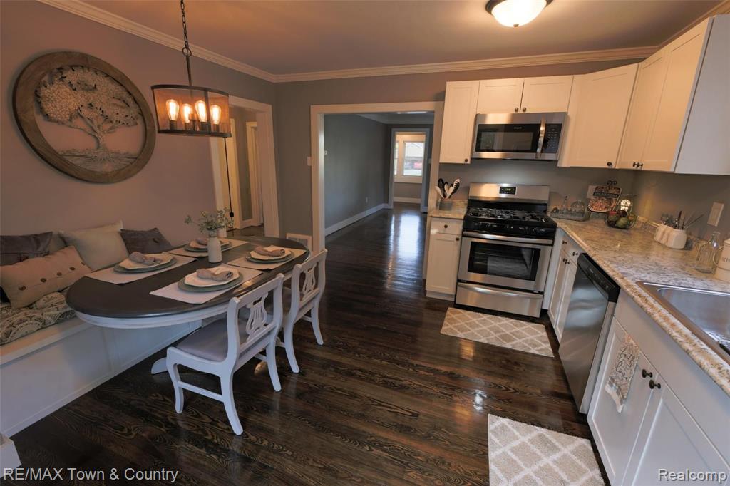 437 Deland Road Flushing, MI 48433 - Photo 14 of 42