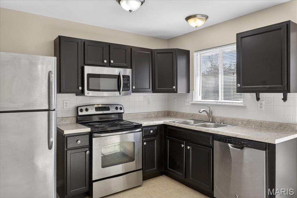 1581 Tea Party Lane O'Fallon, MO 63366 - Photo 15 of 51