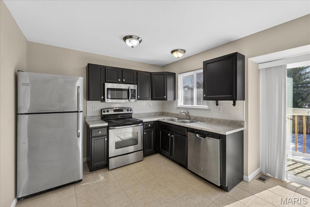 1581 Tea Party Lane O'Fallon, MO 63366 - Photo 17 of 51