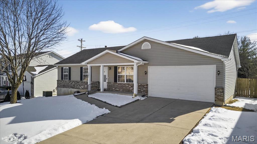 1581 Tea Party Lane O'Fallon, MO 63366 - Photo 4 of 51