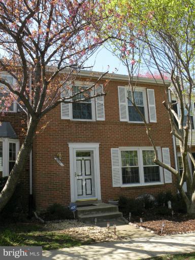 6361 Silver Ridge Circle Alexandria, VA 22315 - Photo 6 of 6 Exterior (Front)