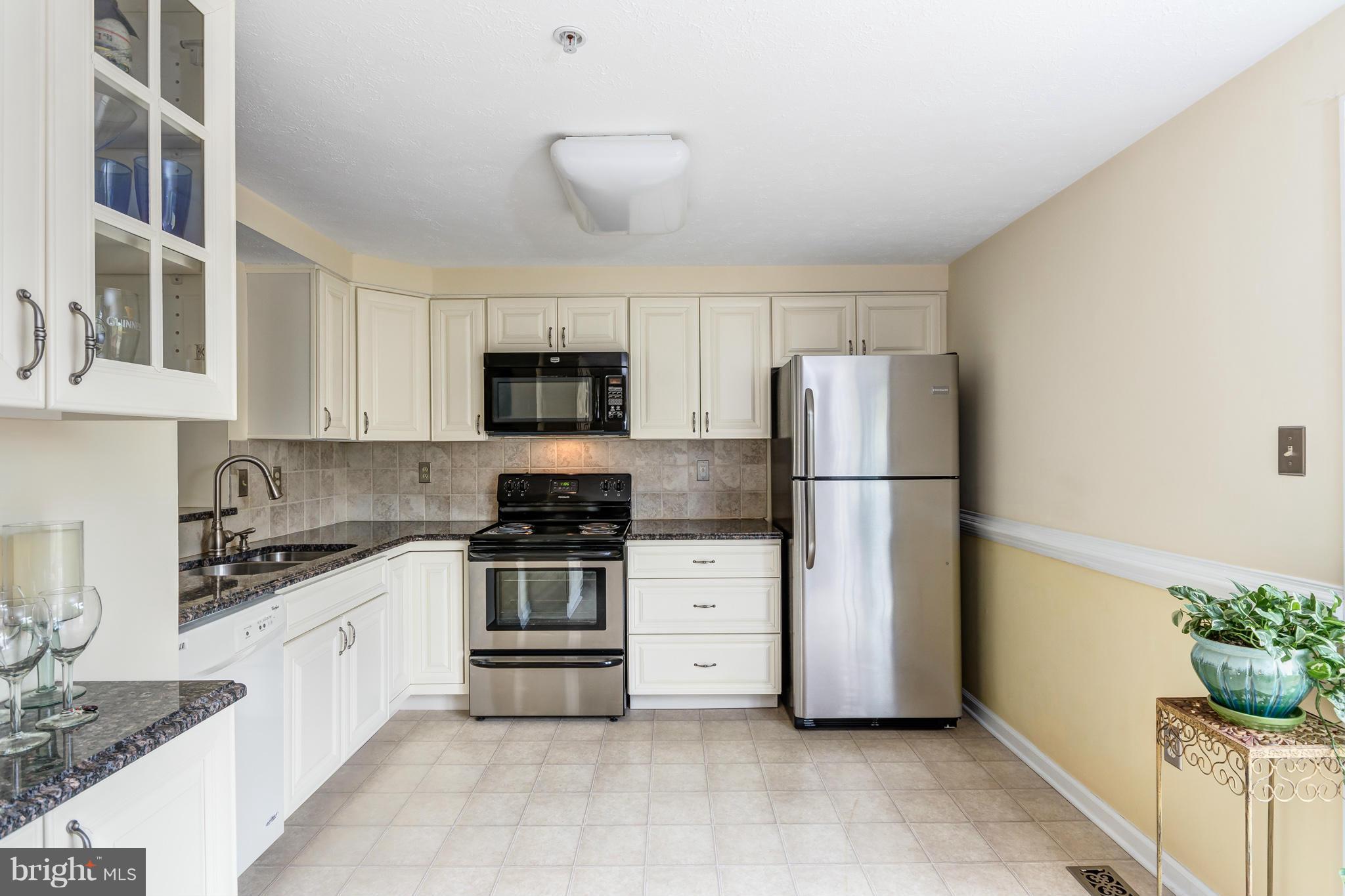 1234 Quaker Ridge Drive Arnold, MD 21012 - Photo 10 of 26 There's plenty of space in this kitchen for