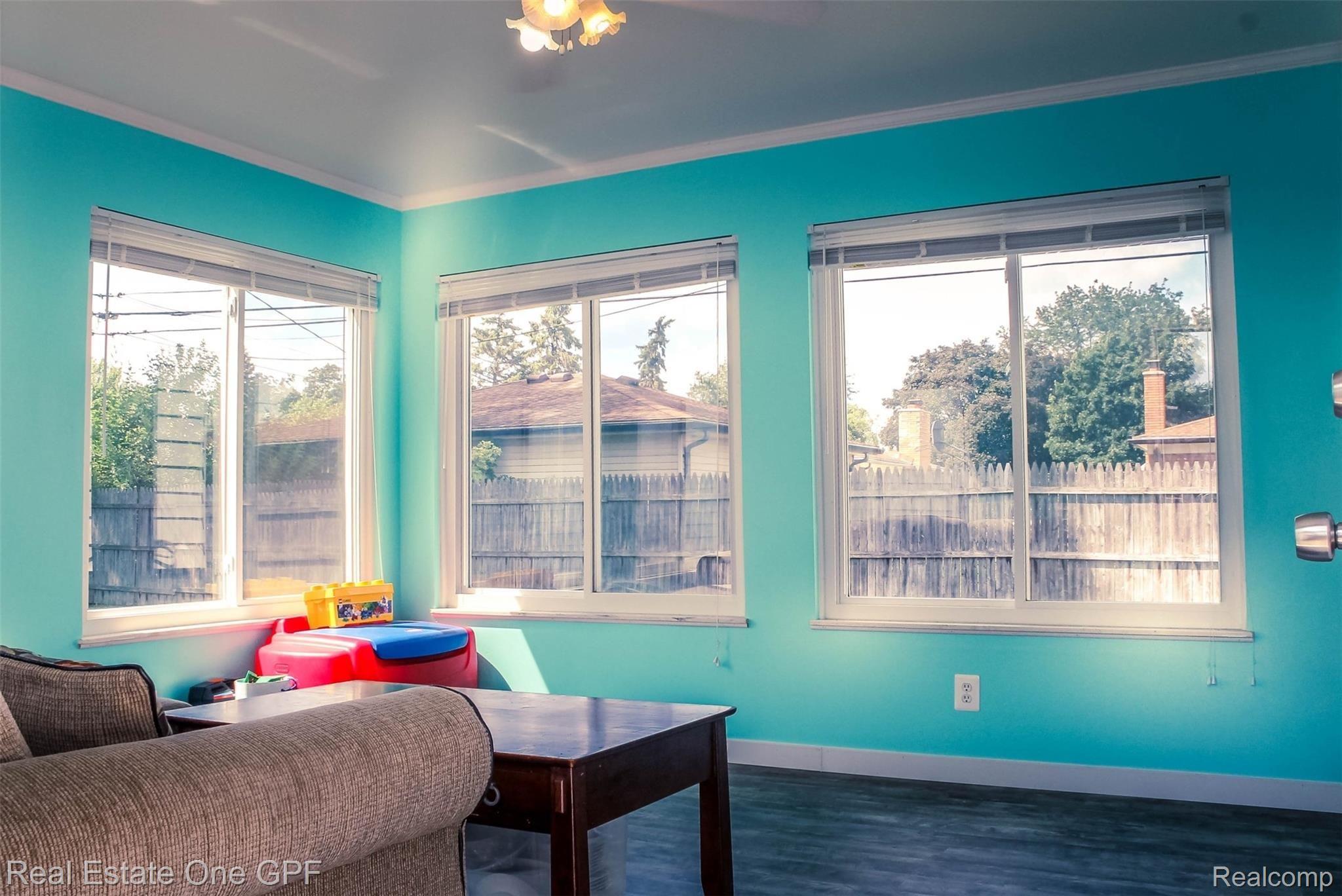 25847 Peter Kaltz Road Warren, MI 48091 - Photo 27 of 54 27 All Seasons Room.jpg