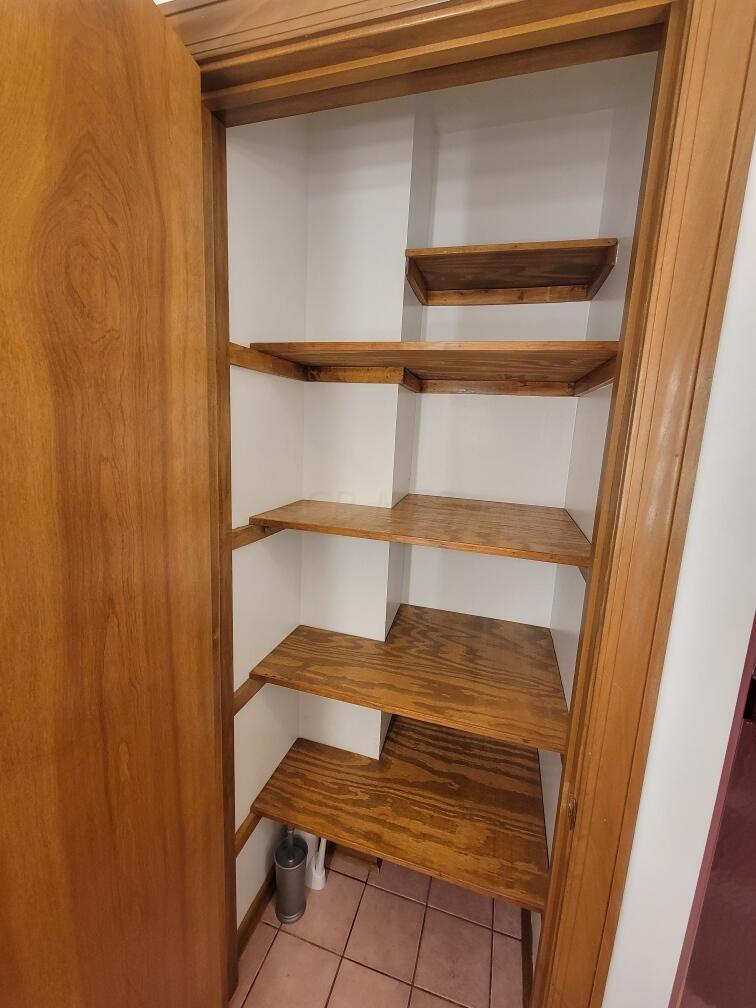 7245 Plumb Road Galena, OH 43021 - Photo 19 of 33 Guest Linen Closet