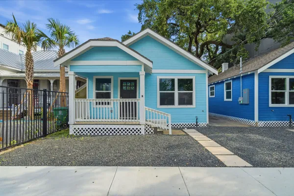 $2,400 | 1210 Crockett Street, Unit B, Houston, TX 77007