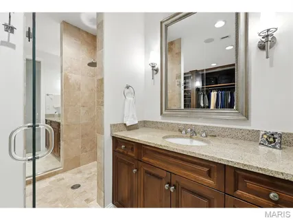 $1,550,000 | 8025 Maryland Avenue, Unit 10E, St. Louis, MO 63105