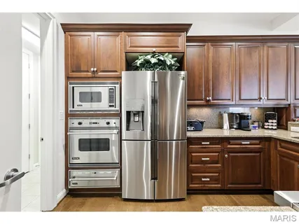 $1,550,000 | 8025 Maryland Avenue, Unit 10E, St. Louis, MO 63105